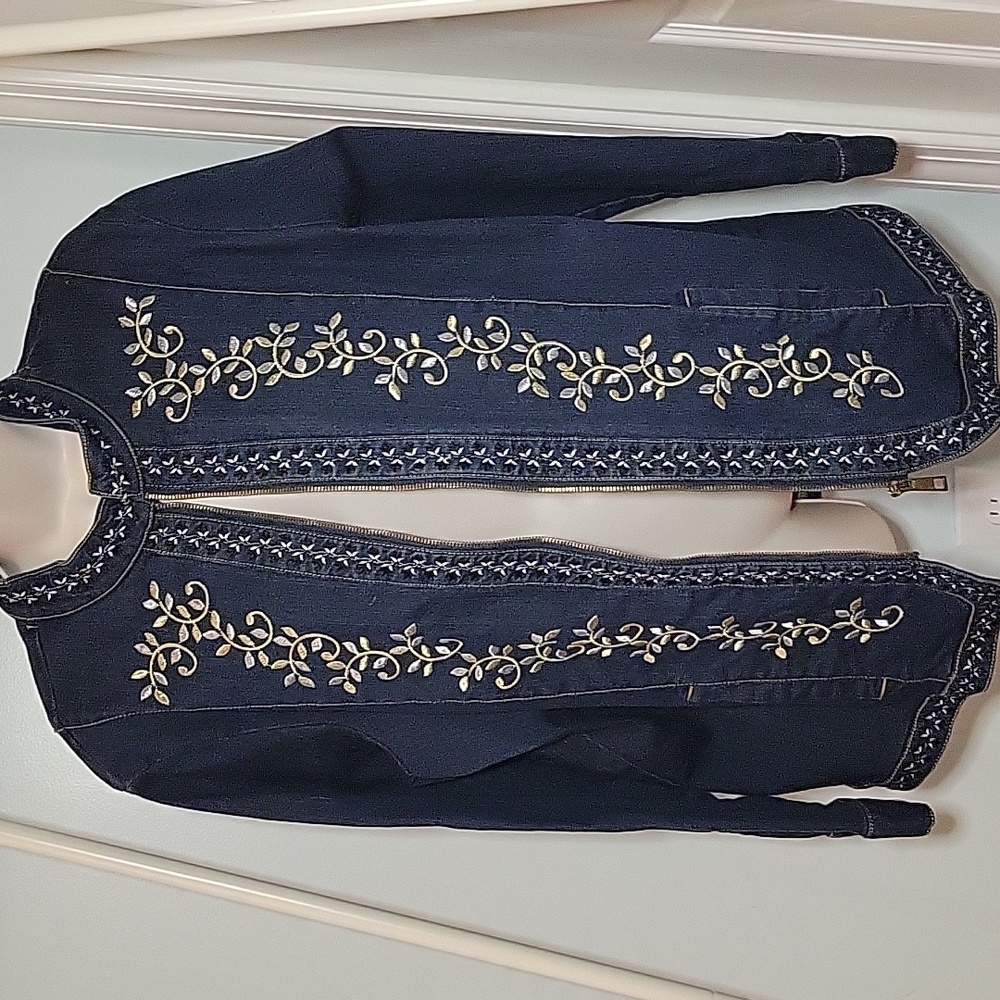 Vicki Wayne Blue and Gold Embroidered Jean Jacket Size 1X